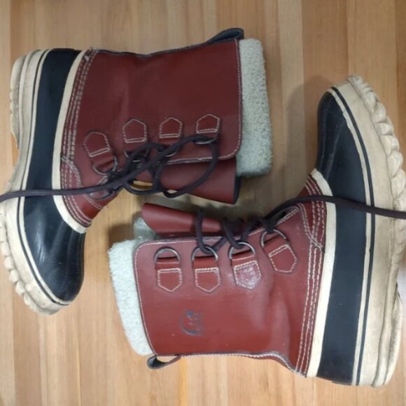 Sorel Red and Black Winter Boots - Picture 2 of 11